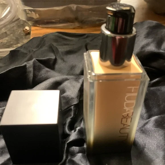 HUDA BEAUTY | Makeup | Huda Beauty Fauxfilter Luminous Matte